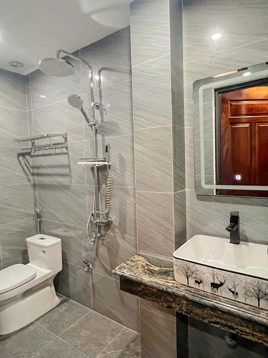 BÁN NHÀ MẶT PHỐ TRẦN BÌNH Ô TÔ THANG MÁY KINH DOANH DT 81M 5T MT 5M GIÁ 19,7 TỶ - Ảnh chính